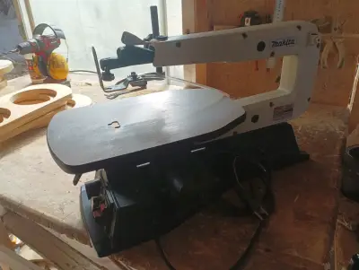 Sierra caladora de banco Makita - miniatura 1