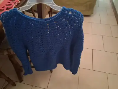 Suéter de lana tejido beige o azul rey - miniatura 3