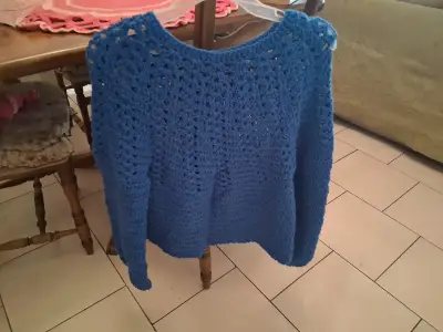 Suéter de lana tejido beige o azul rey - miniatura 4