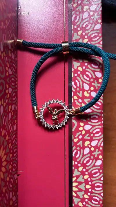 Pulsera verde con dije elegante - miniatura 1