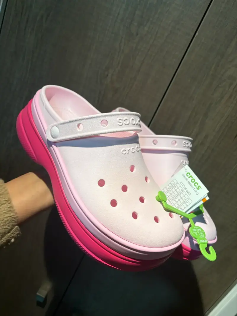 Zuecos Crocs rosa y fucsia nuevos - 1