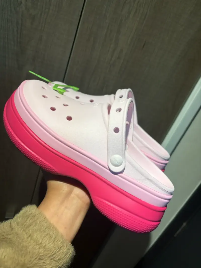Zuecos Crocs rosa y fucsia nuevos - 2