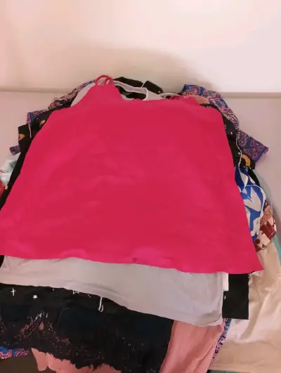 Lote de ropa variada usada - miniatura 2