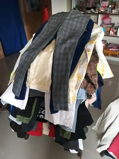Lote de ropa variada usada - miniatura 5