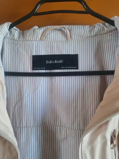 Parka beige con capucha Zara - miniatura 2