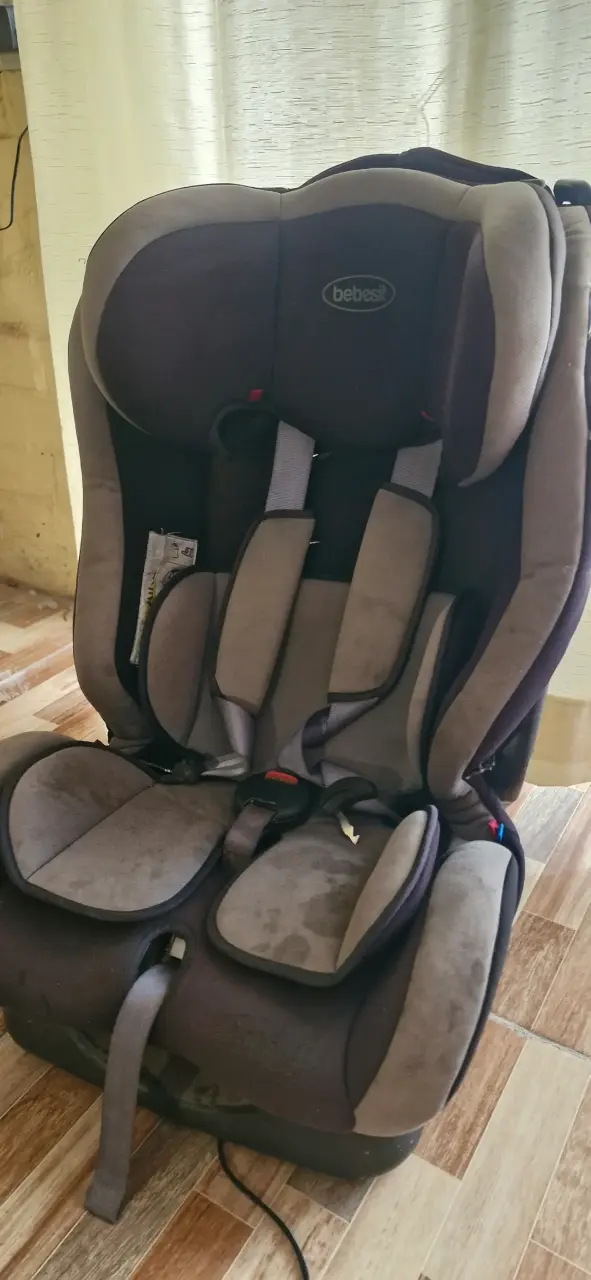 Silla de auto BebeSit negra