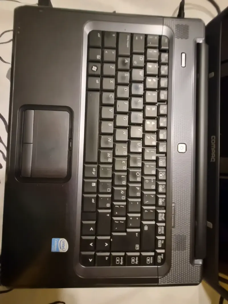 Laptop Compaq con Windows 7 - 3