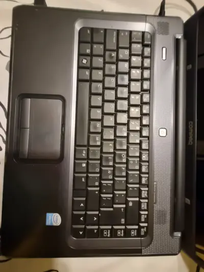 Laptop Compaq con Windows 7 - miniatura 3