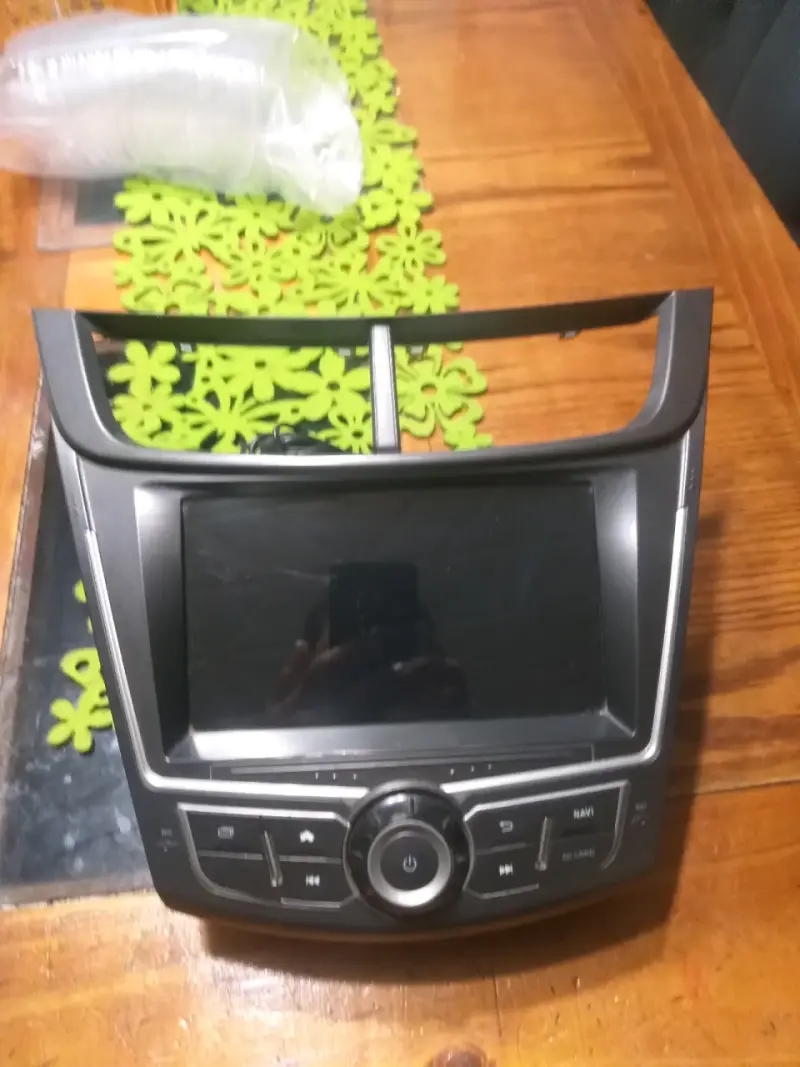 Consola central multimedia auto - 1