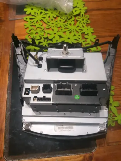 Consola central multimedia auto - miniatura 4