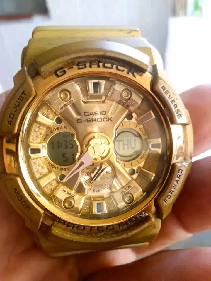 Reloj Casio G-Shock dorado - 2