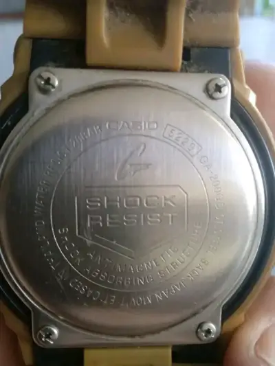 Reloj Casio G-Shock dorado - miniatura 3