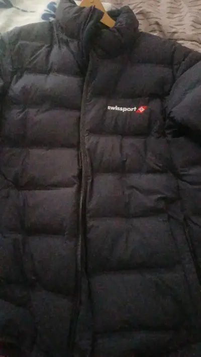 Chaqueta acolchada negra Swissport - miniatura 1