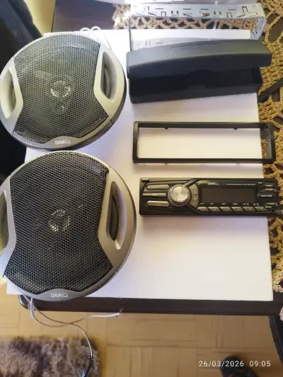 Radio de auto Daiko con parlantes - miniatura 1