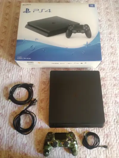 PlayStation 4 Slim de 1 Terabyte - miniatura 1