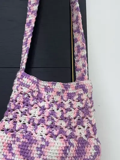 Bolso tejido rosado artesanal - miniatura 2