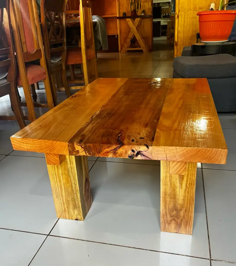 Mesa de centro de madera rústica - 1