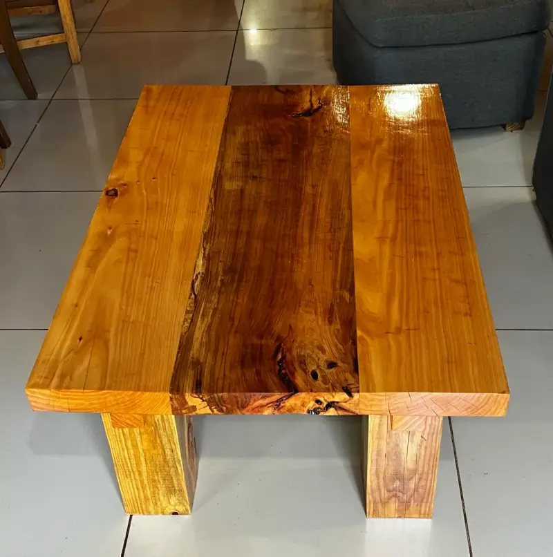 Mesa de centro de madera rústica - 2
