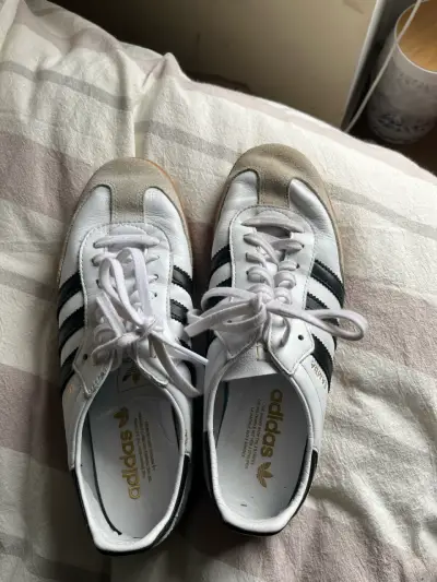 Zapatillas blancas Adidas clásicas - miniatura 1