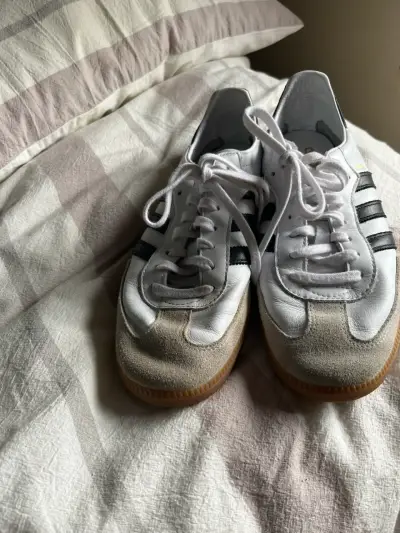 Zapatillas blancas Adidas clásicas - miniatura 4