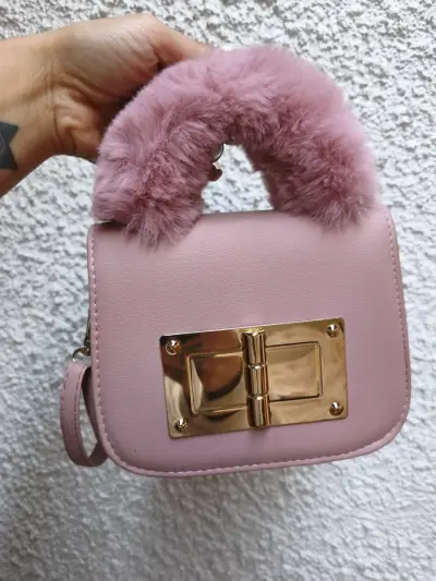 Cartera rosada con asa peluda - miniatura 1