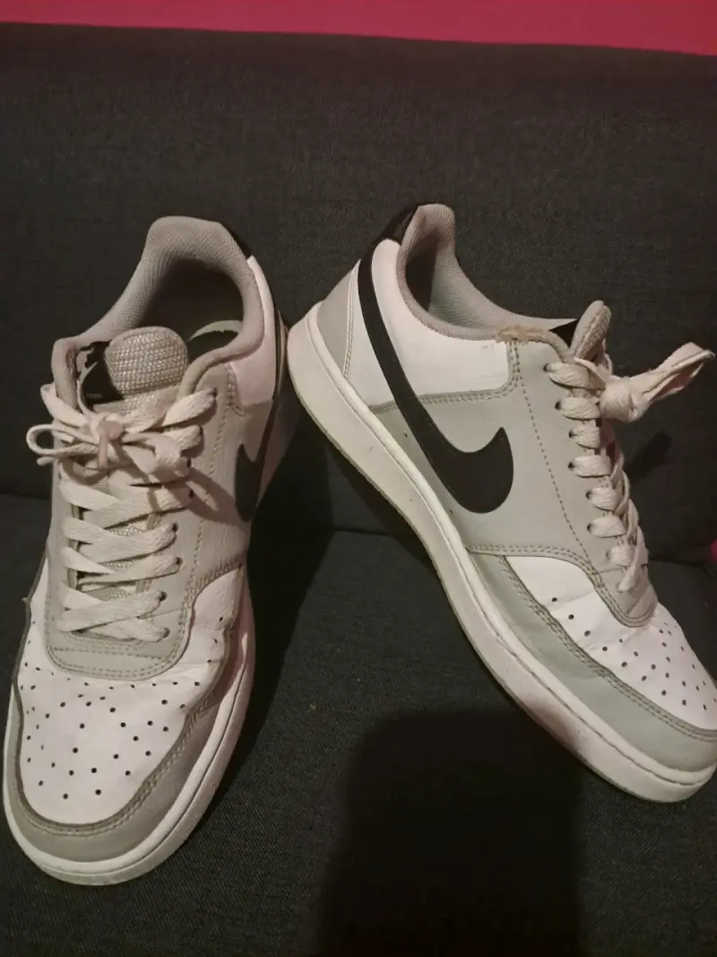 Zapatillas Deportivas Blancas y Negras - 1