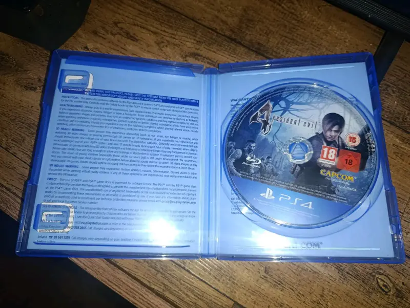 Resident Evil 4 HD PS4 Usado - 3