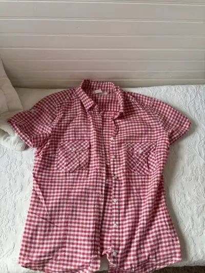 Camisa a cuadros roja y blanca - miniatura 1