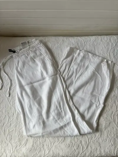 Pantalones blancos de lino - miniatura 1