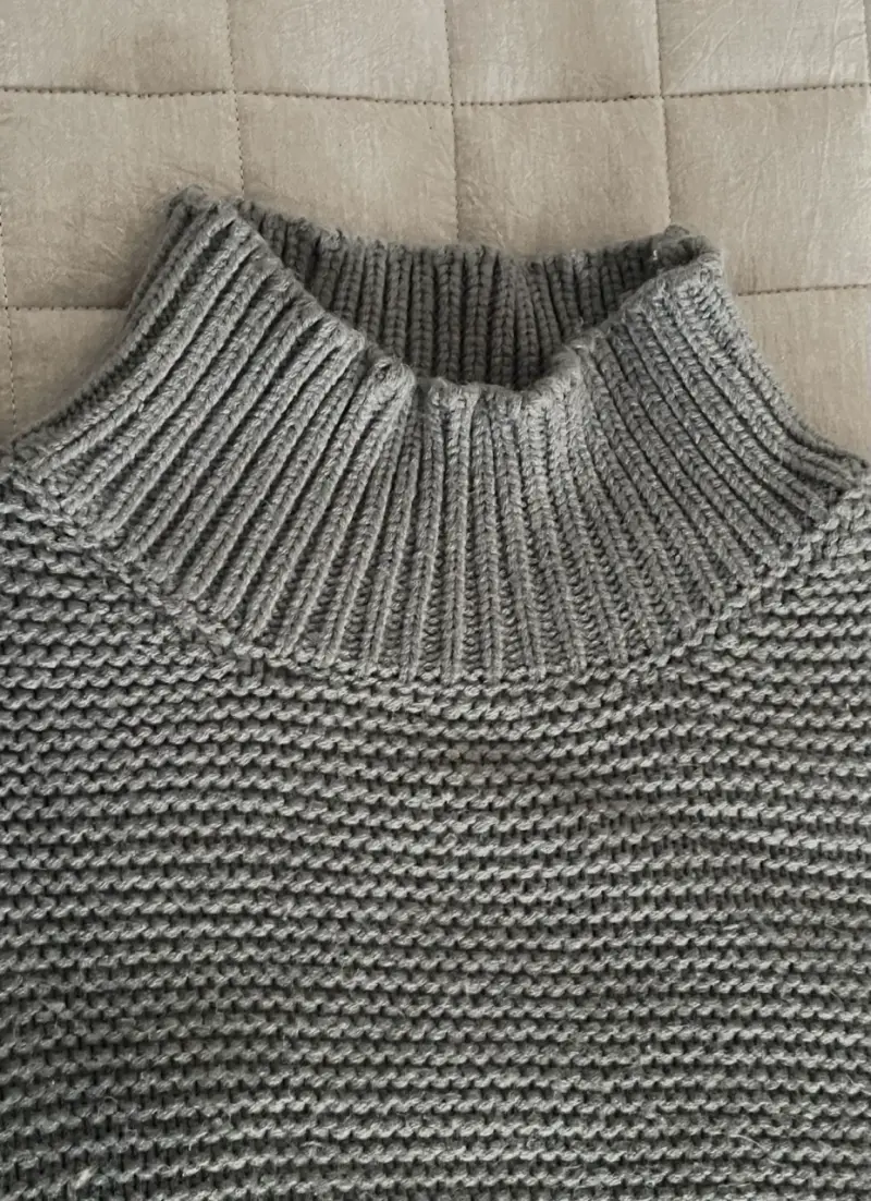 Suéter gris de lana gruesa - 3