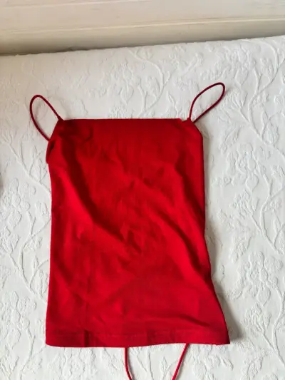 Polera roja tirantes delgados - miniatura 1