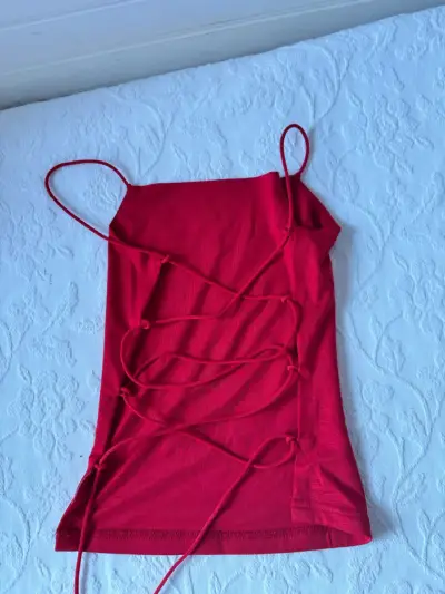 Polera roja tirantes delgados - miniatura 2