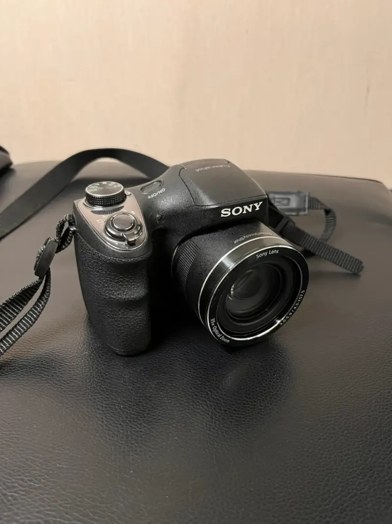 Cámara Sony H300 con zoom óptico 35x - 4
