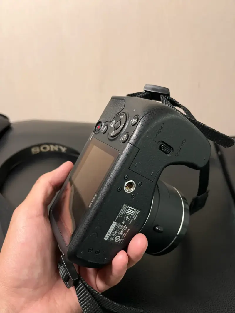 Cámara Sony H300 con zoom óptico 35x - 5