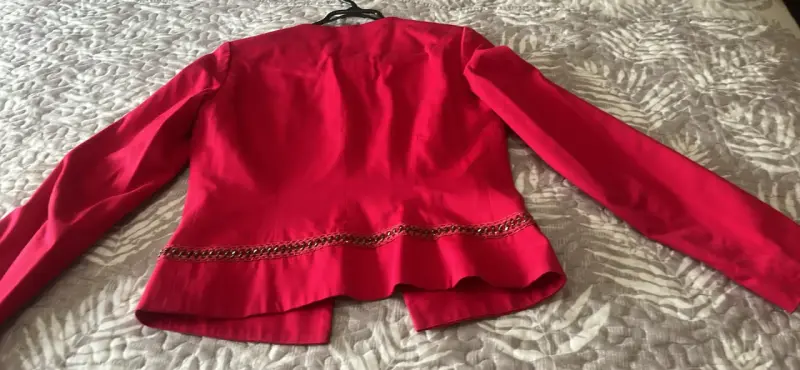 Chaqueta roja elegante - 2