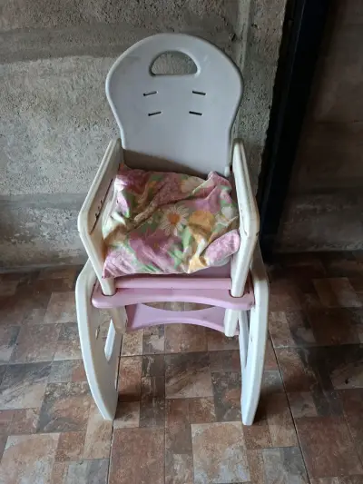 Silla alta para bebé blanca - miniatura 1