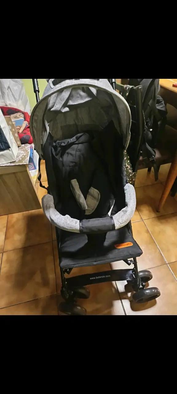 Coche de bebé plegable gris - 2