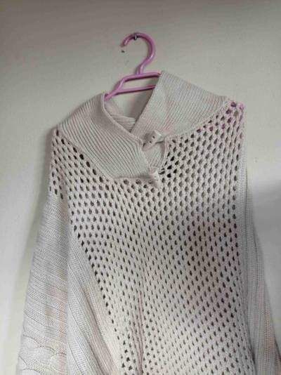 Poncho tejido beige - miniatura 1