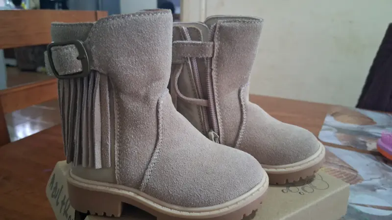 Botines beige para niña - 1