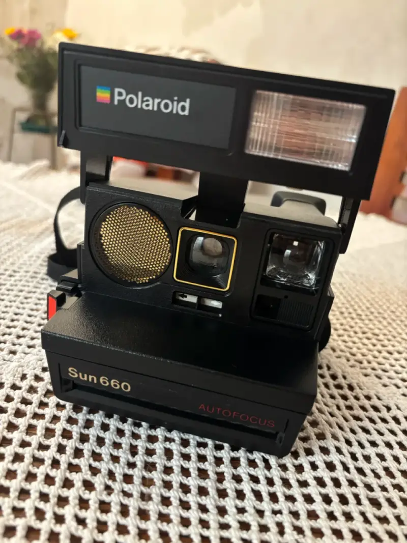 Cámara Polaroid Sun 660 - 1