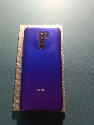 Smartphone Xiaomi con caja - miniatura 2