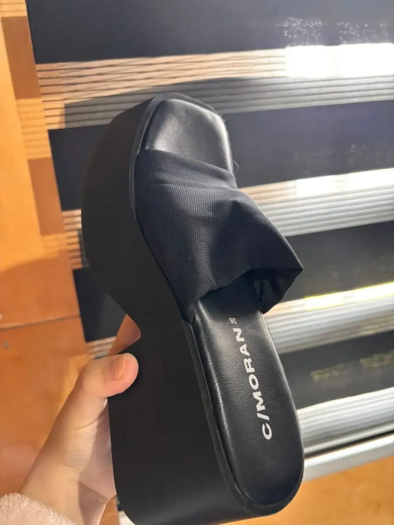 Sandalias negras de plataforma