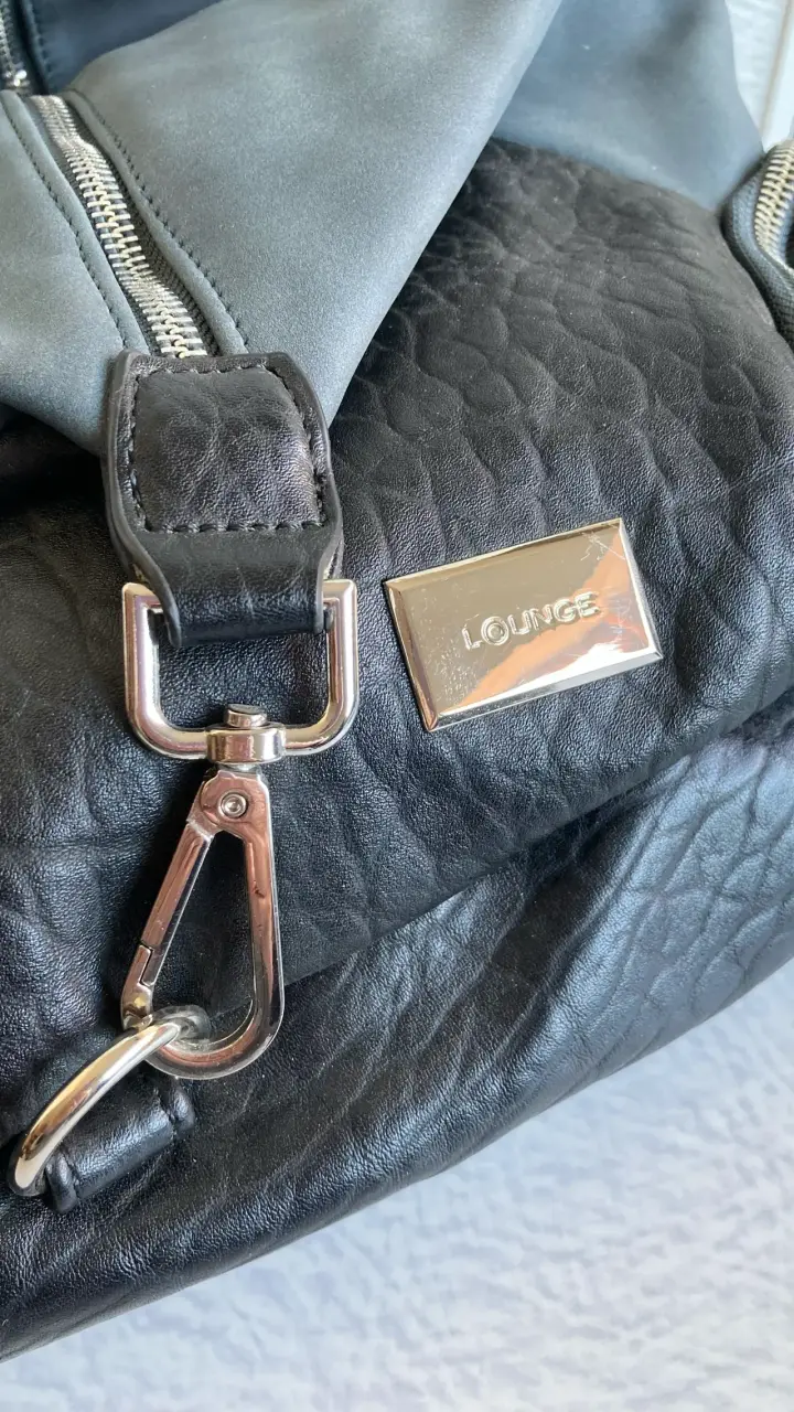 Mochila de cuero gris y negra - 2