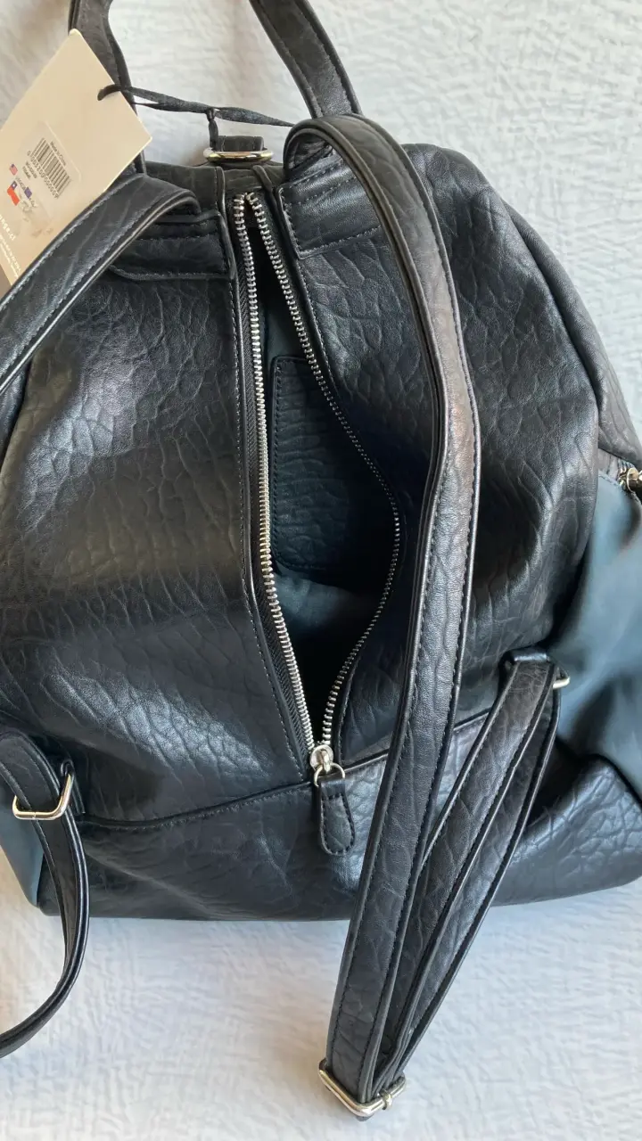 Mochila de cuero gris y negra - 4