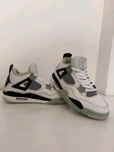 Fardo de zapatillas de marca - miniatura 3