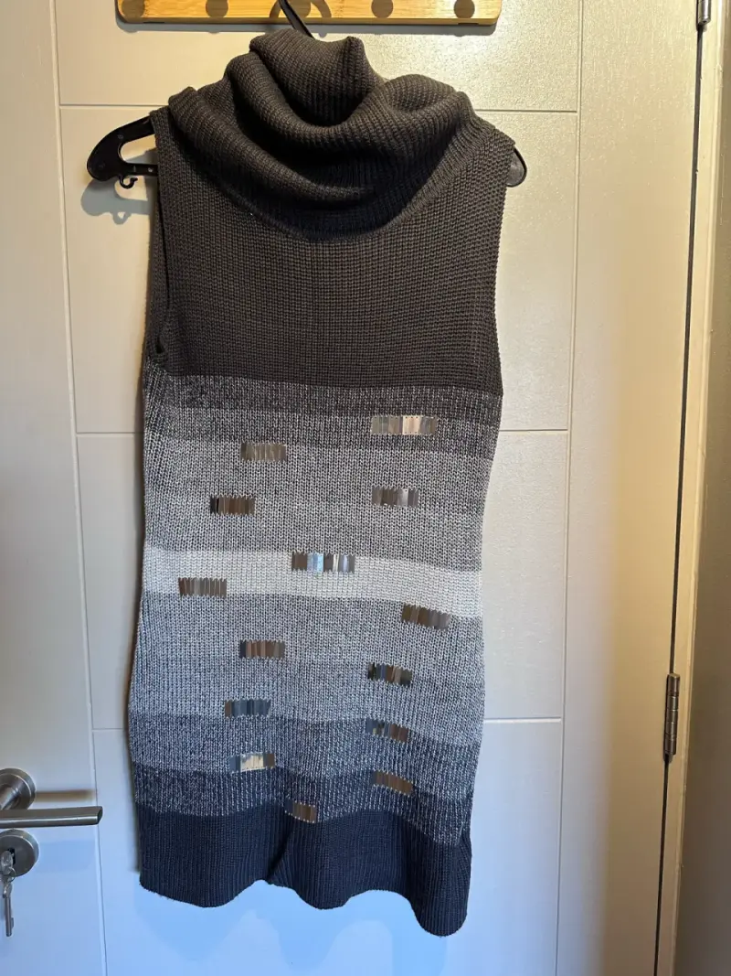Vestido sin mangas gris y negro - 2