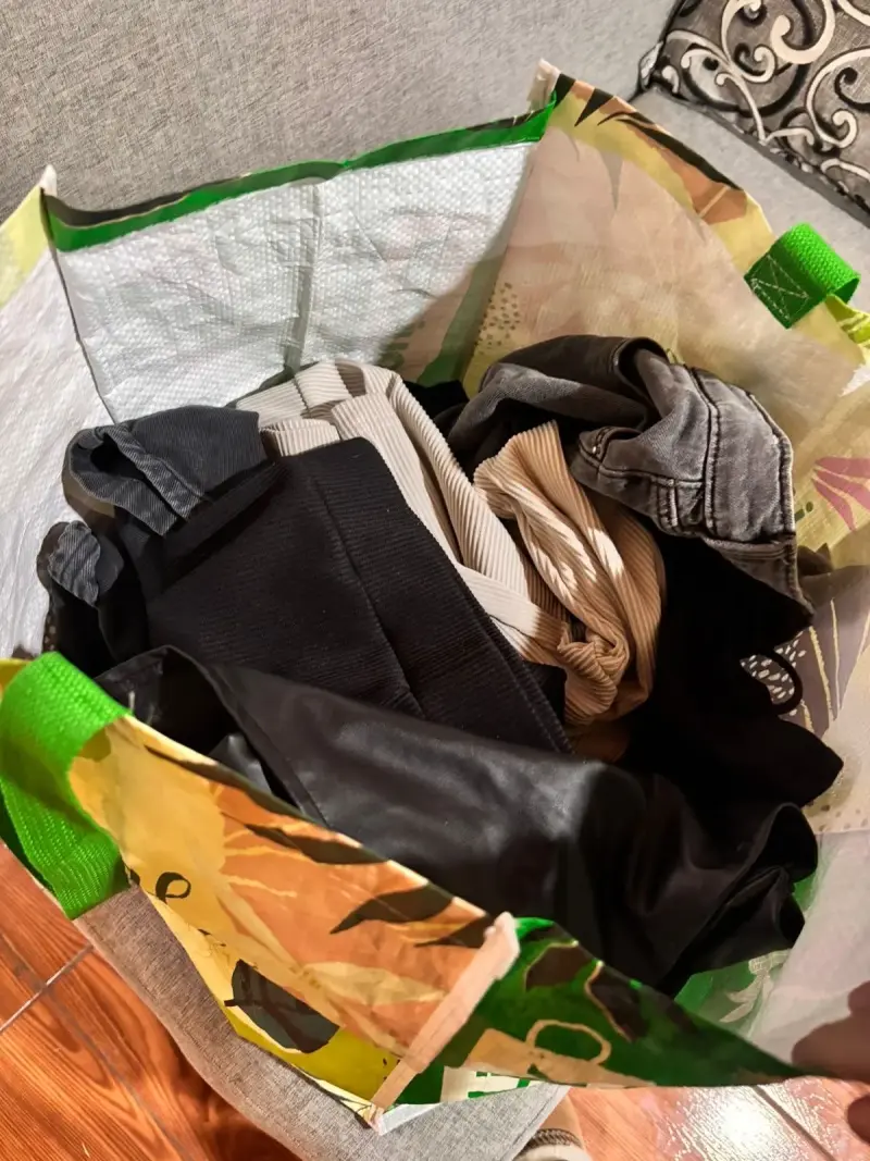 Bolsa de ropa variada