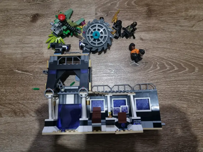 LEGO Marvel Super Heroes Vengadores: Infinity War - 3