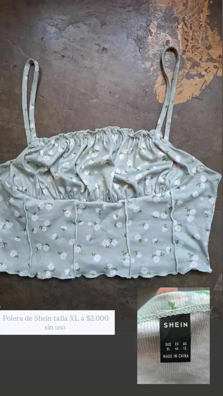 Polera Shein floral verde