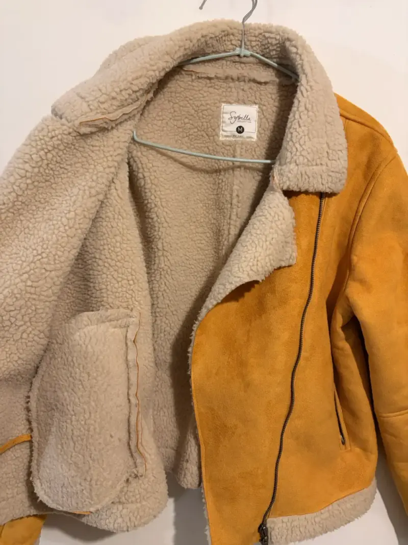 Chaqueta amarilla con interior de chiporro - 4